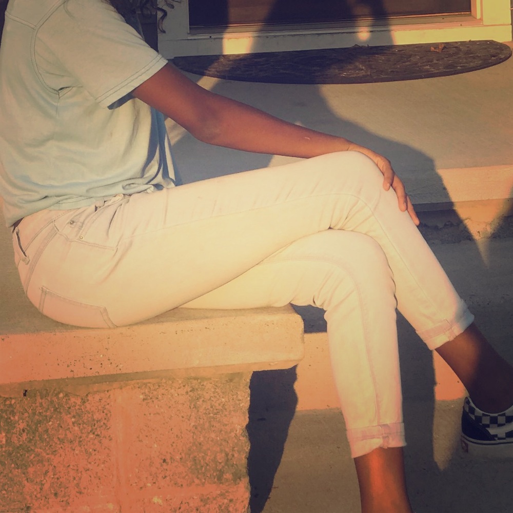 Cute light denim jeans